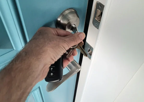 Cerradura no Gira. Servicio Urgente Cerrajero en Granada